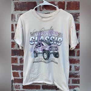 Hollister cream off road car graphic tshirt Small